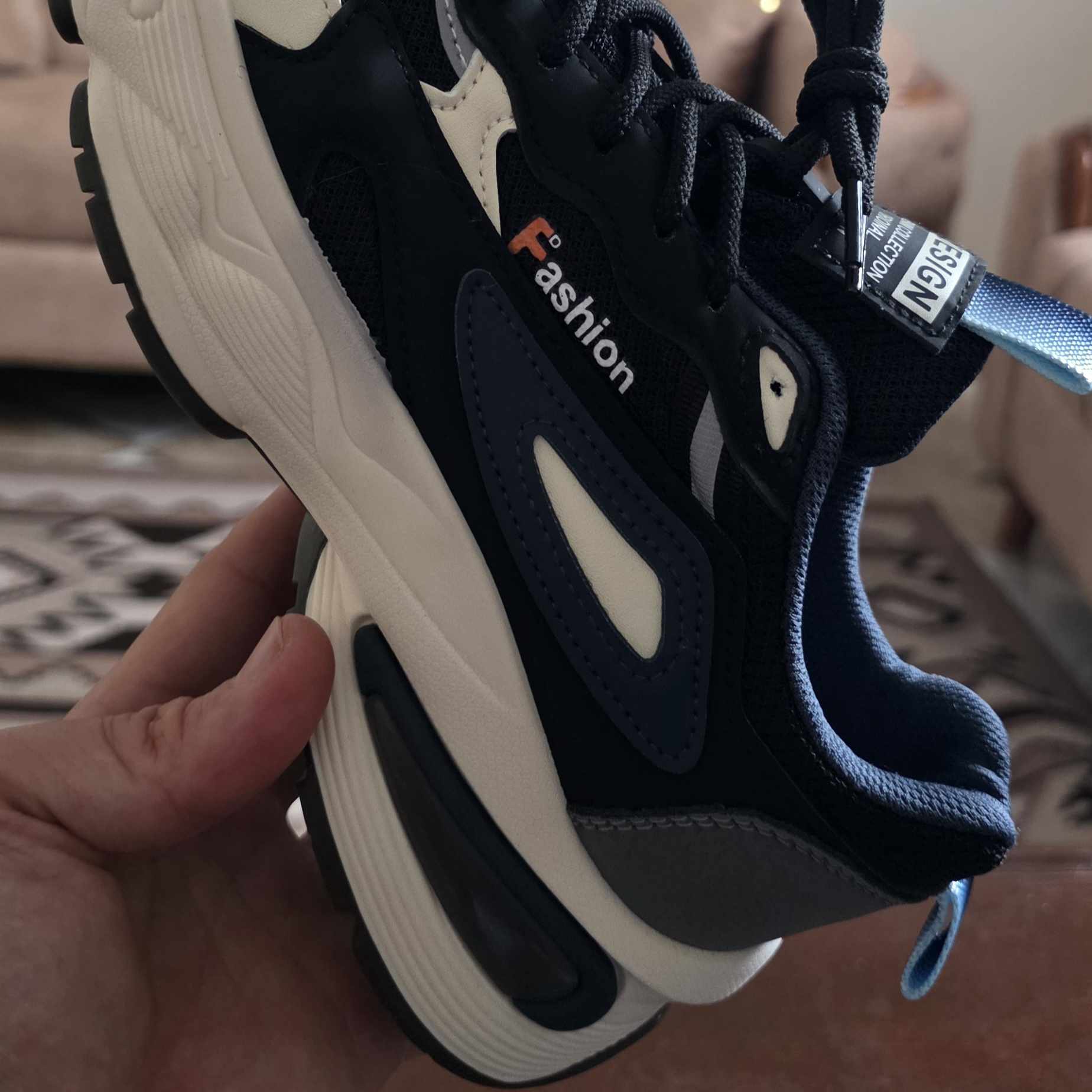 FASHION - الصورة 3